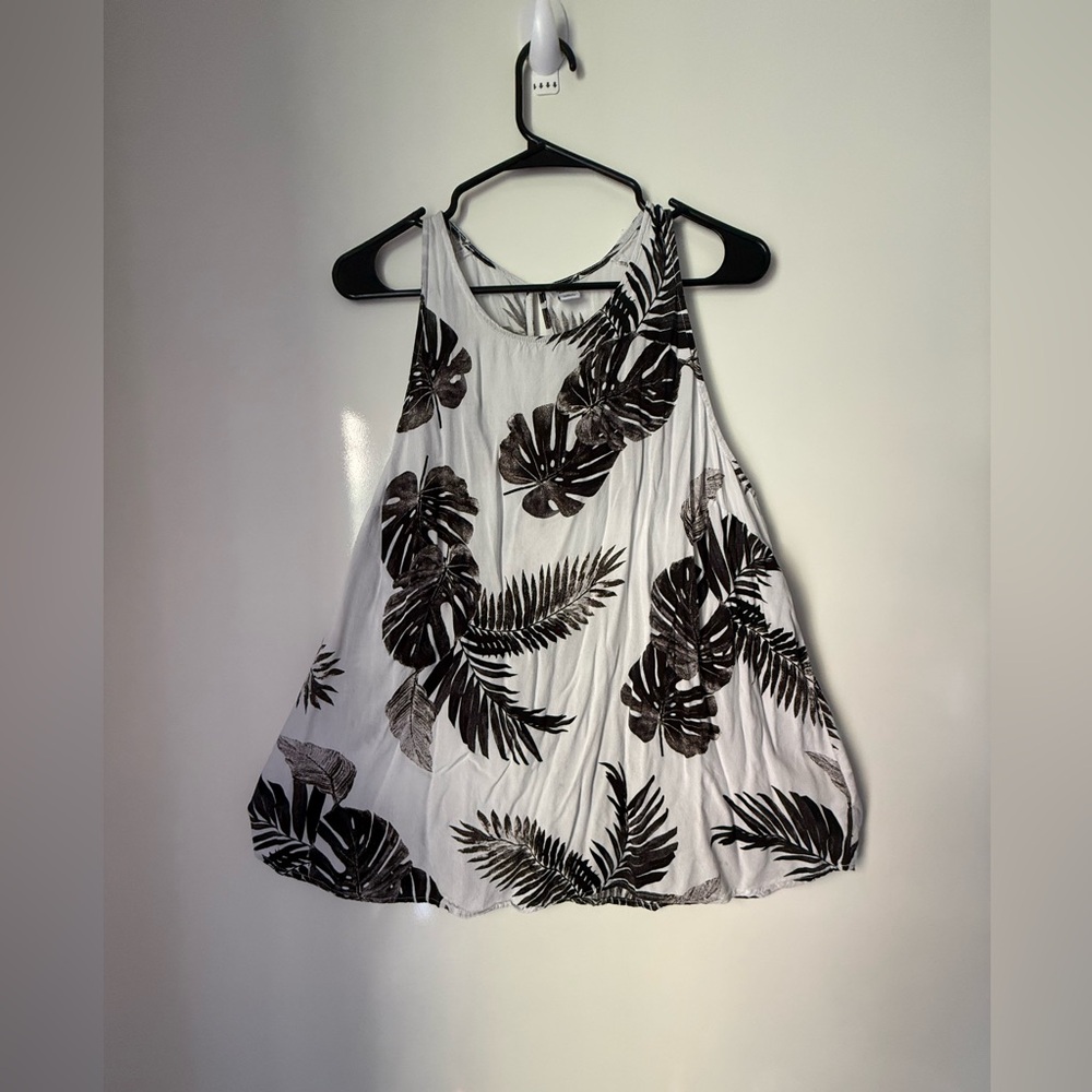 Old Navy Black and White Leaf Print Top